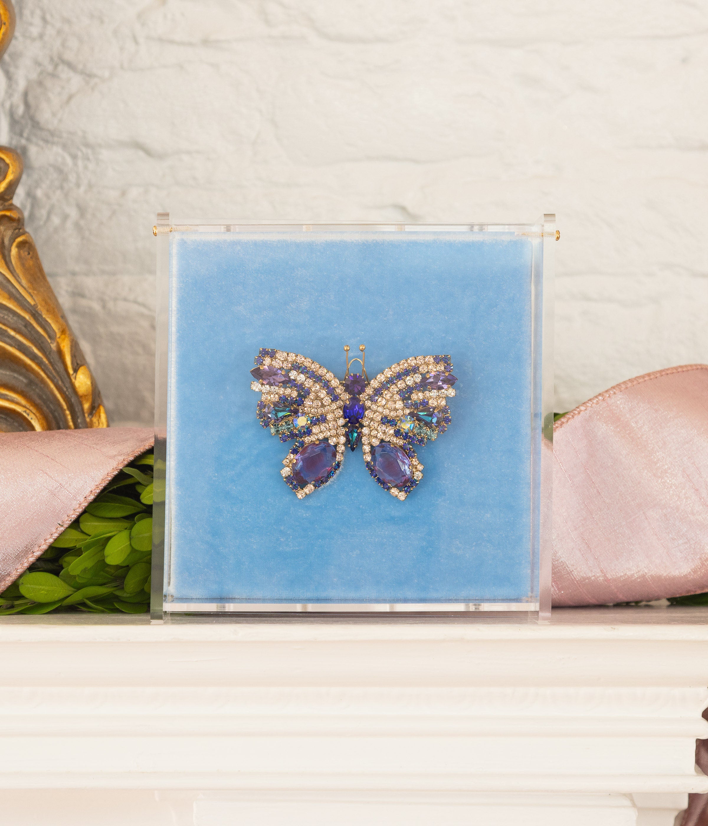 Medium Butterfly in Sapphire / Heliotrope / Light Peach